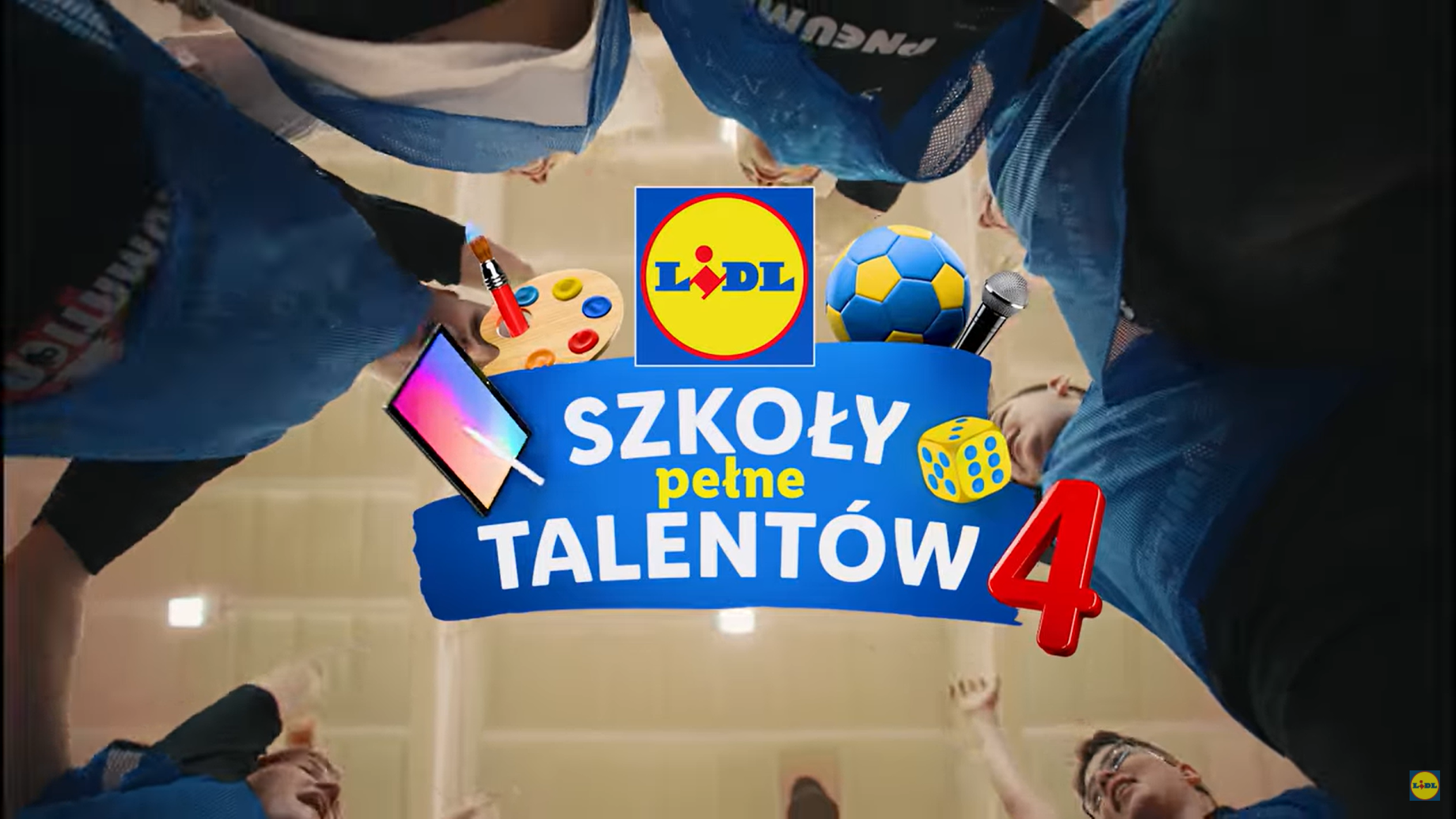 Lidl Szkoły Pełne Talentów 4: piłka, mikrofon, paleta, tablet i kostka do gry.